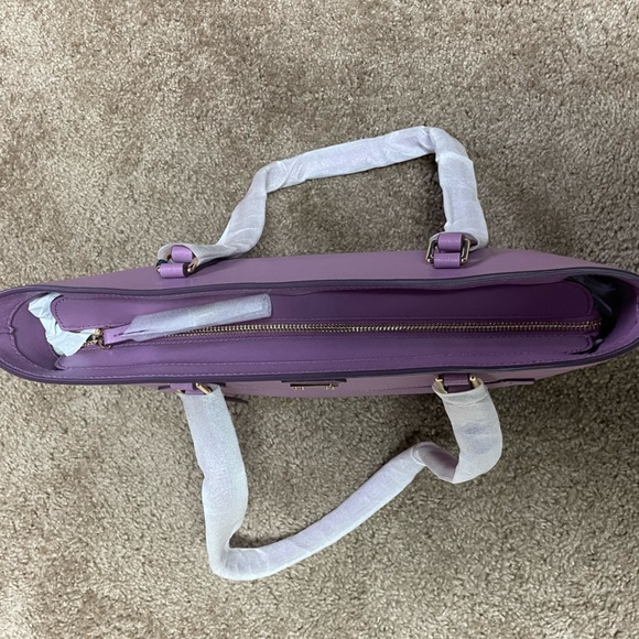 DOONEY & BOURKE SAFFIANO LARGE SHOPPER. LIGHT MAUVE. BRAND NEW. - Picture 3 of 8